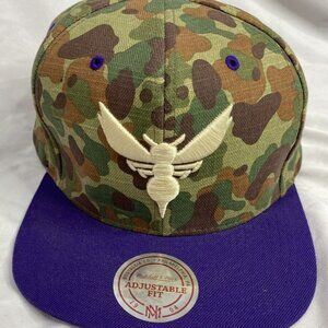 Charlotte Hornets Hat Cap Camo Leather SnapBack Adjustable Mitchell‎ Ness Gold